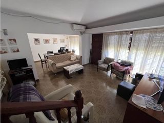 Foto 5 de Chalet 4 ambientes con dependencia y quincho