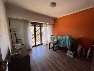 Foto 12 de Chalet 4 ambientes con dependencia y quincho