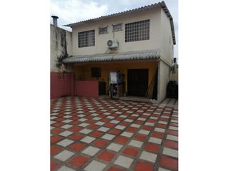 Foto 2 de VENDO CASA EN SAMANES 5