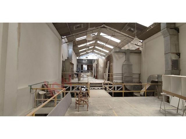 EXCELENTE OPORTUNIDAD DE INVERSION BARRIO LAS FERIAS BODEGA DE 2 NIVELES INDUSTRIA Y/O CONSTRUCCION
