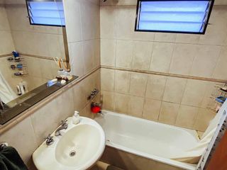 Casa en venta - 3 dormitorios 1 baño 1 cochera - 142mts2 - La Plata [FINANCIADO]