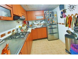 Se vende Casa ubicada en el barrio Santander 230 mt2