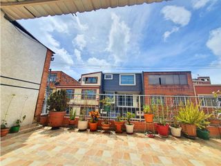 Se vende Casa ubicada en el barrio Santander 230 mt2