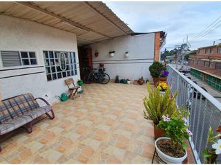 Se vende Casa ubicada en el barrio Santander 230 mt2