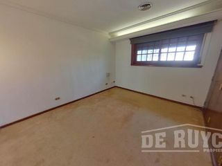 Foto 16 de Chalet en Venta en Quilmes Residencial