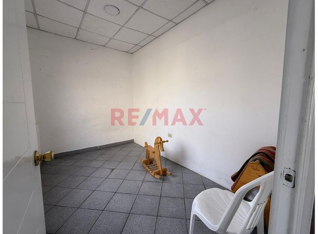Casa en Venta en Miraflores - Więcej