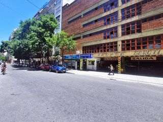 RESERVADA!!!! Cochera cubierta y fija  / Seguridad 24 hs