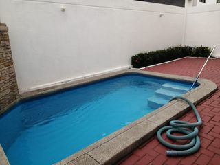 Foto 4 de ALQUILER DE CASA AMOBLADA DE 3 HABITACIONES CON PISCINA