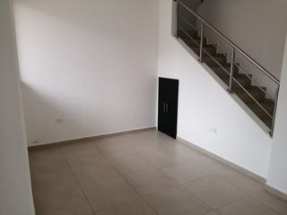 Foto 6 de ALQUILER DE CASA AMOBLADA DE 3 HABITACIONES CON PISCINA
