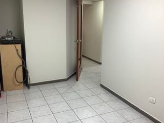 AMPLIO DEPARTAMENTO / OFICINA EN SAN MIGUEL EN EXCELENTE ZONA COMERCIAL