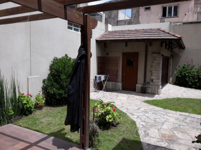 MAGNIFICO CHALET PARA EXIGENTES, FRENTE AL MAR. (LOTE EN PH)