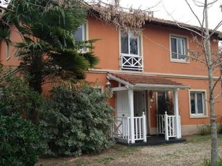Foto 1 de Chalet en venta en Acacias Blancas