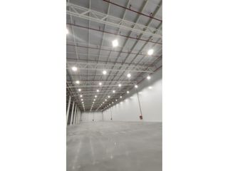 Foto 2 de VIA A DAULE -EN PARQUE LOGSTICO BODEGA EN ALQUILER 8092 M2
