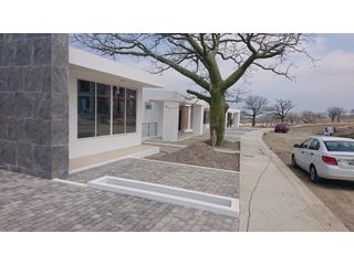 Foto 9 de Venta de terrenos en Costa del Este Urb. Club & Resort Manta-Jaramijo.