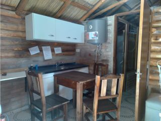 Foto 4 de VENTA DE CASA MAS DOS CABAÑAS EN SAN ANTONIO| FL