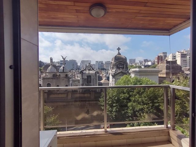 Lindísimo semipiso de dos ambientes en Recoleta