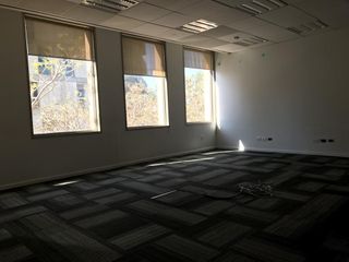 Oficina en alquiler -Edificio Puerto Leon