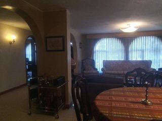 Foto 8 de Vendo Casa  en el Mejor Sector Comercial de La Floresta No Patrimoniada