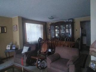 Foto 4 de Vendo Casa  en el Mejor Sector Comercial de La Floresta No Patrimoniada