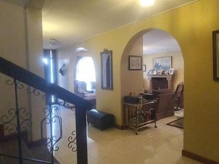 Foto 1 de Vendo Casa  en el Mejor Sector Comercial de La Floresta No Patrimoniada