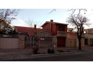 Importante casa centrica en Venta _ San Rafael Mendoza