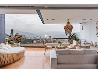 Venta Hermoso Apartamento Duplex en  El Poblado, Medellin