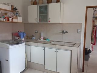 Foto 11 de Casa Fondo en venta en Villa Luzuriaga