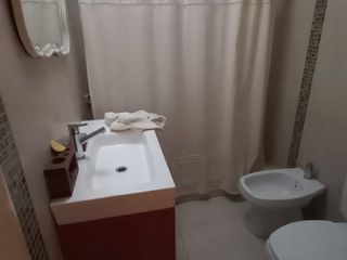 Foto 5 de Casa Fondo en venta en Villa Luzuriaga