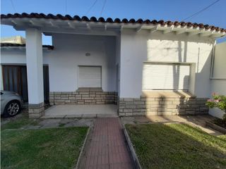 Foto 1 de VENDO CHALET 4 AMB 2 BÑOS GGE PAS. PARQUE