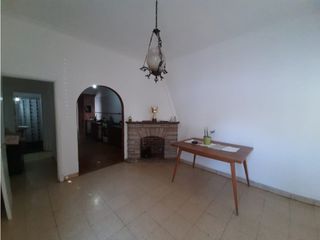 Foto 2 de VENDO CHALET 4 AMB 2 BÑOS GGE PAS. PARQUE