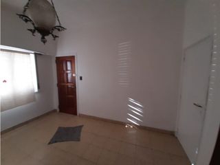 Foto 3 de VENDO CHALET 4 AMB 2 BÑOS GGE PAS. PARQUE