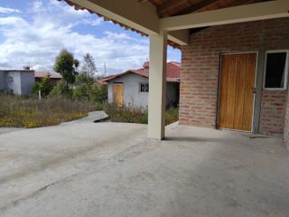 Venta Casa de Campo 2D.con terreno y mini departamento.  sector los Arrayanes, Malchinguí