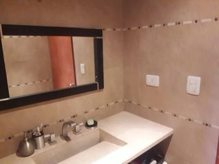 Casa en venta - 3 dormitorios 4 baños 2 cocheras - 600mts2 - José Hernández