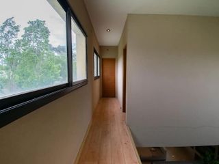 Casa en venta - 3 dormitorios 4 baños 2 cocheras - 600mts2 - José Hernández