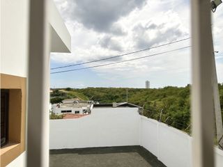 Foto 23 de CASA  AMPLIA EN URB MANTA BEACH, MANTA