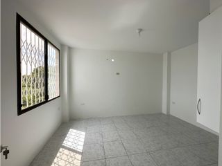 Foto 13 de CASA  AMPLIA EN URB MANTA BEACH, MANTA