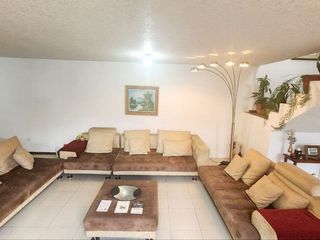 Foto 3 de Vendo casa rentera en dos cuerpos, Sector estadio de Chimbacalle