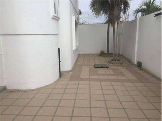 Foto 1 de Casa en alquiler en urbanización sur de Manta