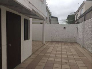 Foto 3 de Casa en alquiler en urbanización sur de Manta