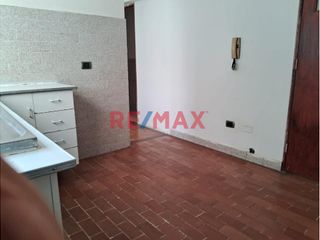 Foto 5 de Alquilo amplio y acogedor departamento de 2 dormitorios, 78 m2 ubicado en QUINTO PISO Nº501 en la mejor zona de Surquillo, Calle Pérez Aranibar en Urb