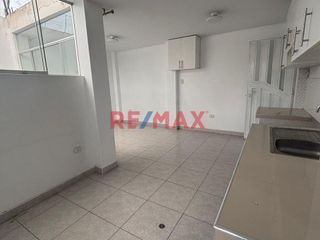 Foto 10 de Venta De Departamento Duplex Urb. Mochica Con Potencial De Negocio