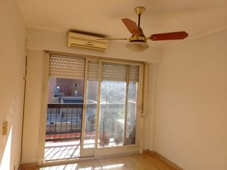 CENTRO CASTELAR SUR ALQUILO REGIO DEPARTAMENTO DE 4 AMBIENTE CON COCHERA IMPERDIBLE