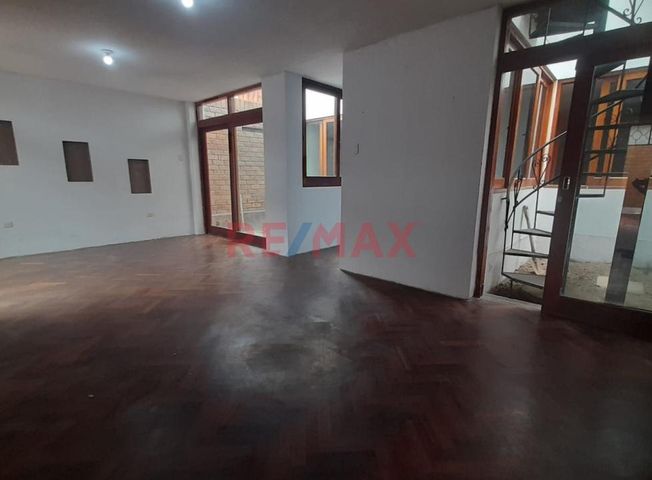 Casa en Venta en Callao – další