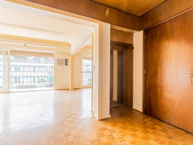 Departamento de 7 ambientes con dependencia y balcón corrido en venta - cochera - Recoleta