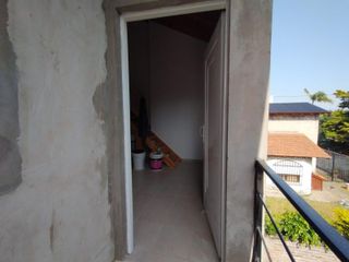 Foto 6 de EXCELENTE PH PLANTA ALTA A ESTRENAR CON ENTREPISO, HABITACIÓN, COCINA COMEDOR Y BAÑO COMPLETO CON DUCHA.