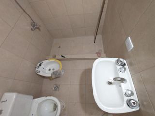 Foto 7 de EXCELENTE PH PLANTA ALTA A ESTRENAR CON ENTREPISO, HABITACIÓN, COCINA COMEDOR Y BAÑO COMPLETO CON DUCHA.