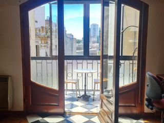 Departamento 2 ambientes con balcón en San Telmo. Alquiler temporario.