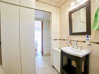VENTA - 3 AMBIENTES - RECICLADO - BALCON - LUMINOSO - BARRACAS