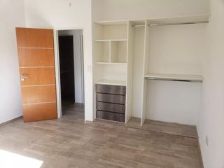 Duplex en venta - 2 dormitorios 2 baños - 190 mts2 - Manuel B. Gonnet, La Plata