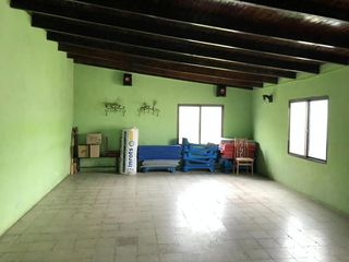 Casa en venta - 2 dormitorios 2 baños - 400 mts2 - Abasto, La Plata